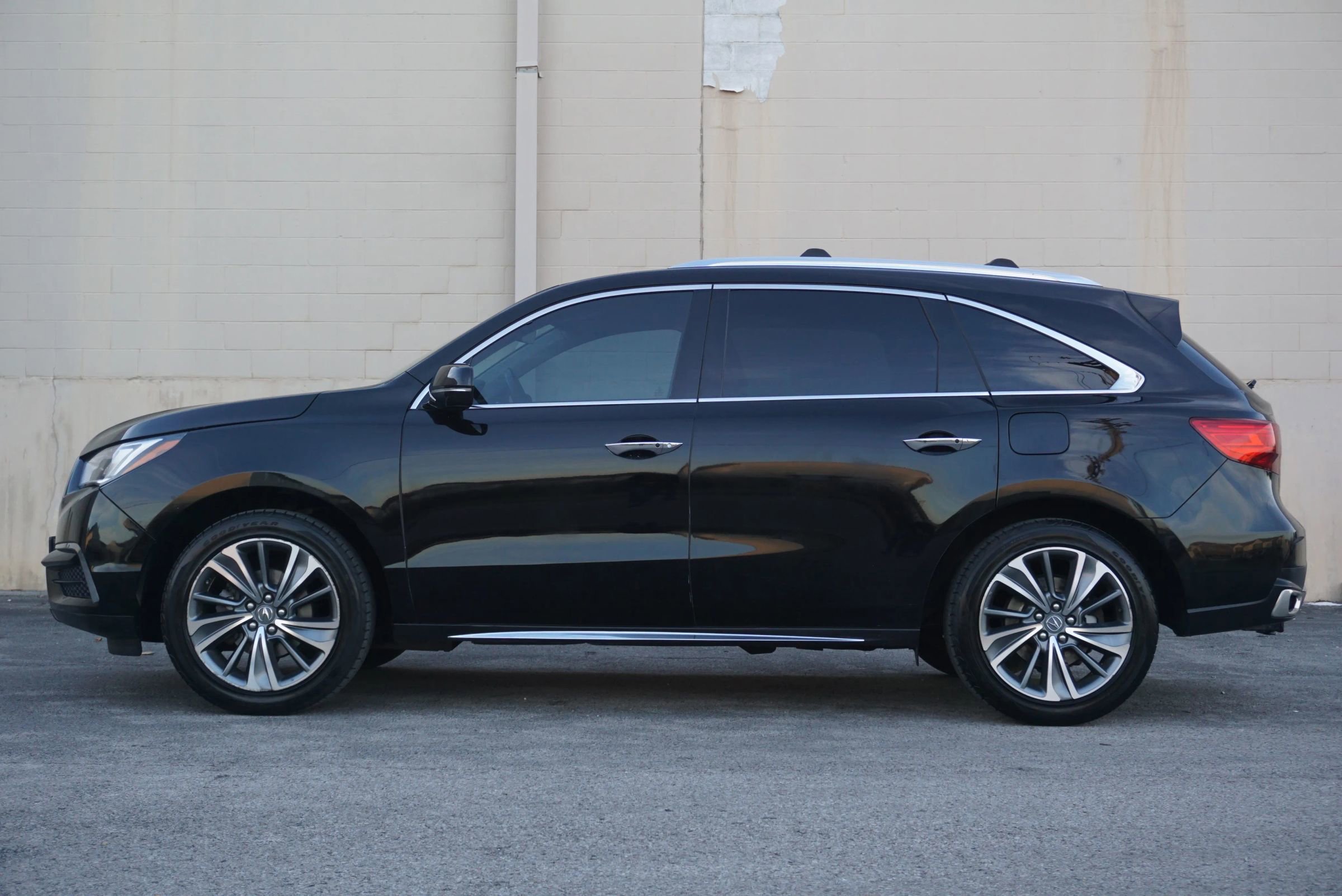 Used 2017 Acura MDX SH-AWD w/ Technology Package image 8