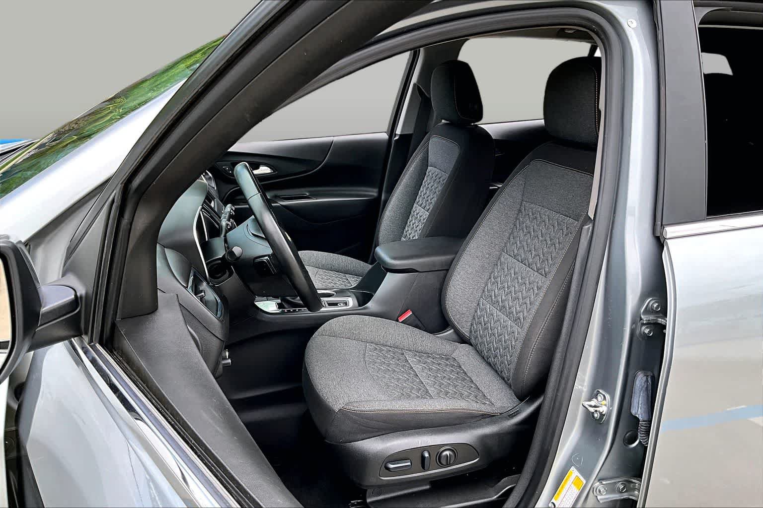 Used 2023 Chevrolet Equinox LT FWD image 7