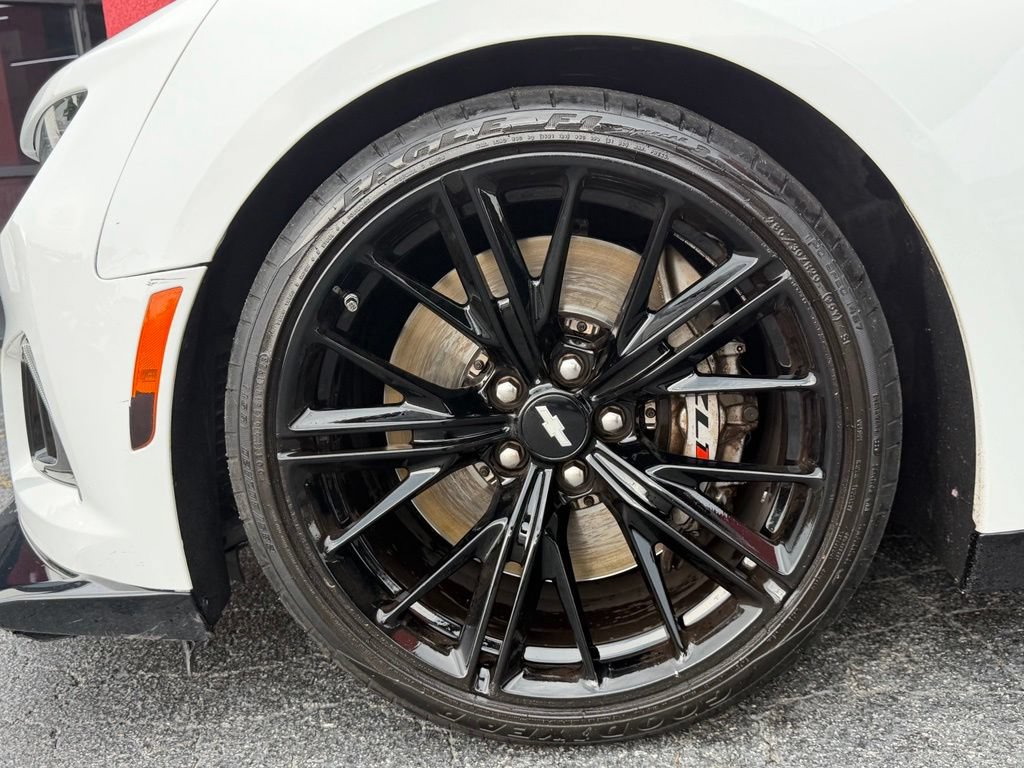 Used 2019 Chevrolet Camaro ZL1 RWD image 6