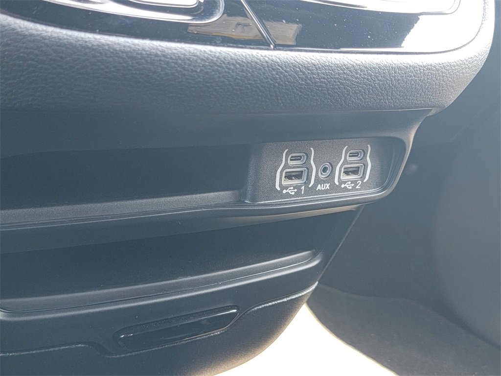 New 2024 Chrysler Pacifica Touring-L w/ S Appearance Package image 19