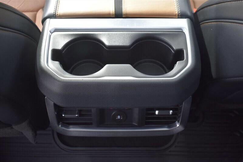 Used 2024 Ford F350 Platinum image 27