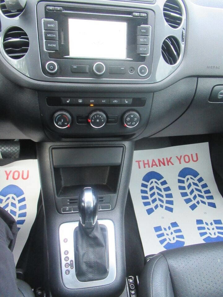 Used 2013 Volkswagen Tiguan SE image 20