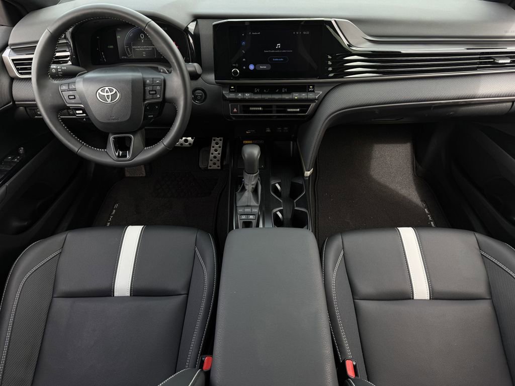 Used 2025 Toyota Camry SE FWD image 12