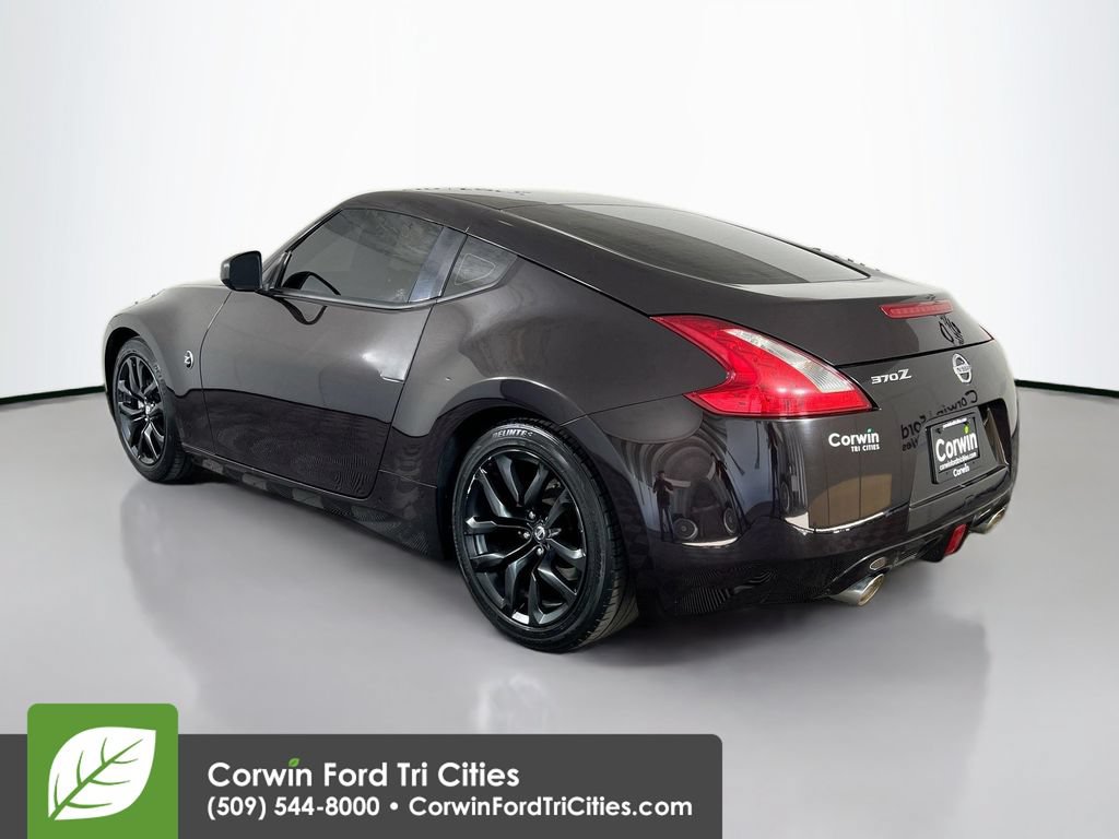 Used 2017 Nissan 370Z Coupe RWD image 11