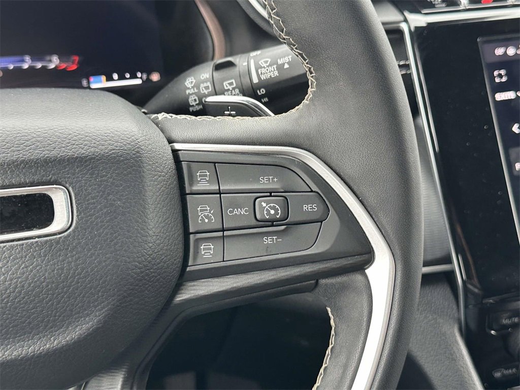 Certified 2023 Jeep Grand Cherokee L Laredo image 24