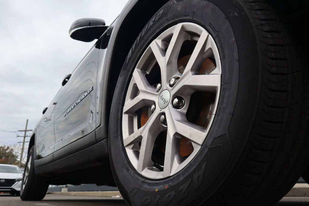 Used 2022 Jeep Grand Cherokee L Limited image 10