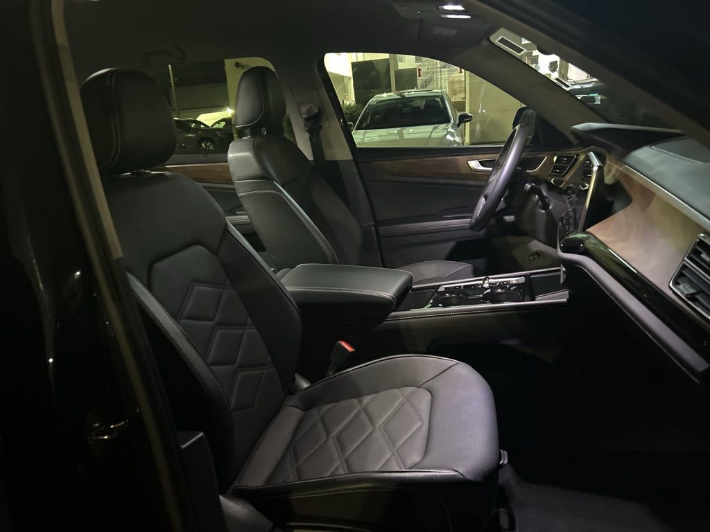 Used 2025 Volkswagen Atlas SE image 15