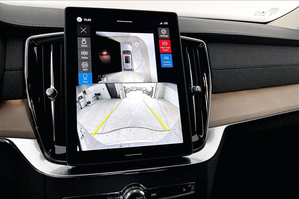 New 2026 Volvo XC90 B5 Plus AWD/4WD image 17