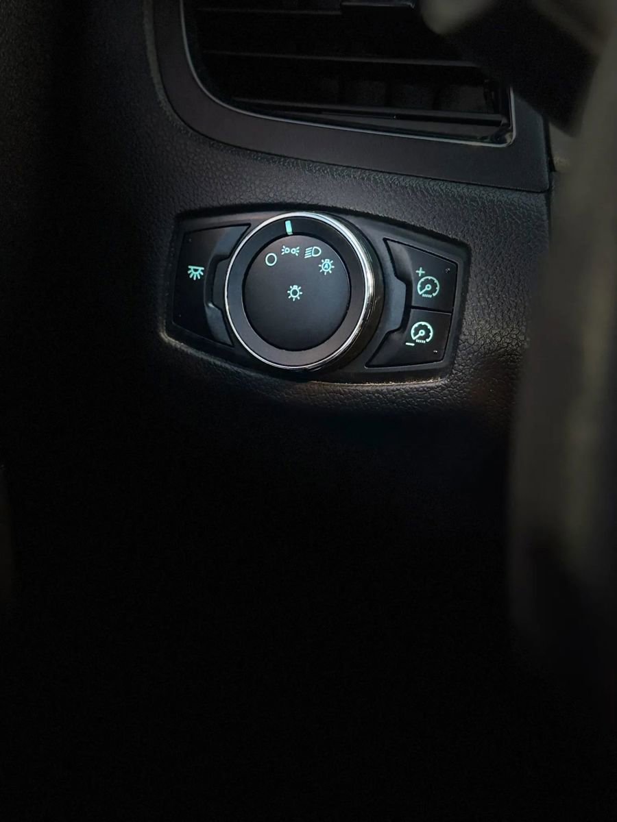 Used 2013 Ford Edge Sport w/ Driver Entry Pkg image 35