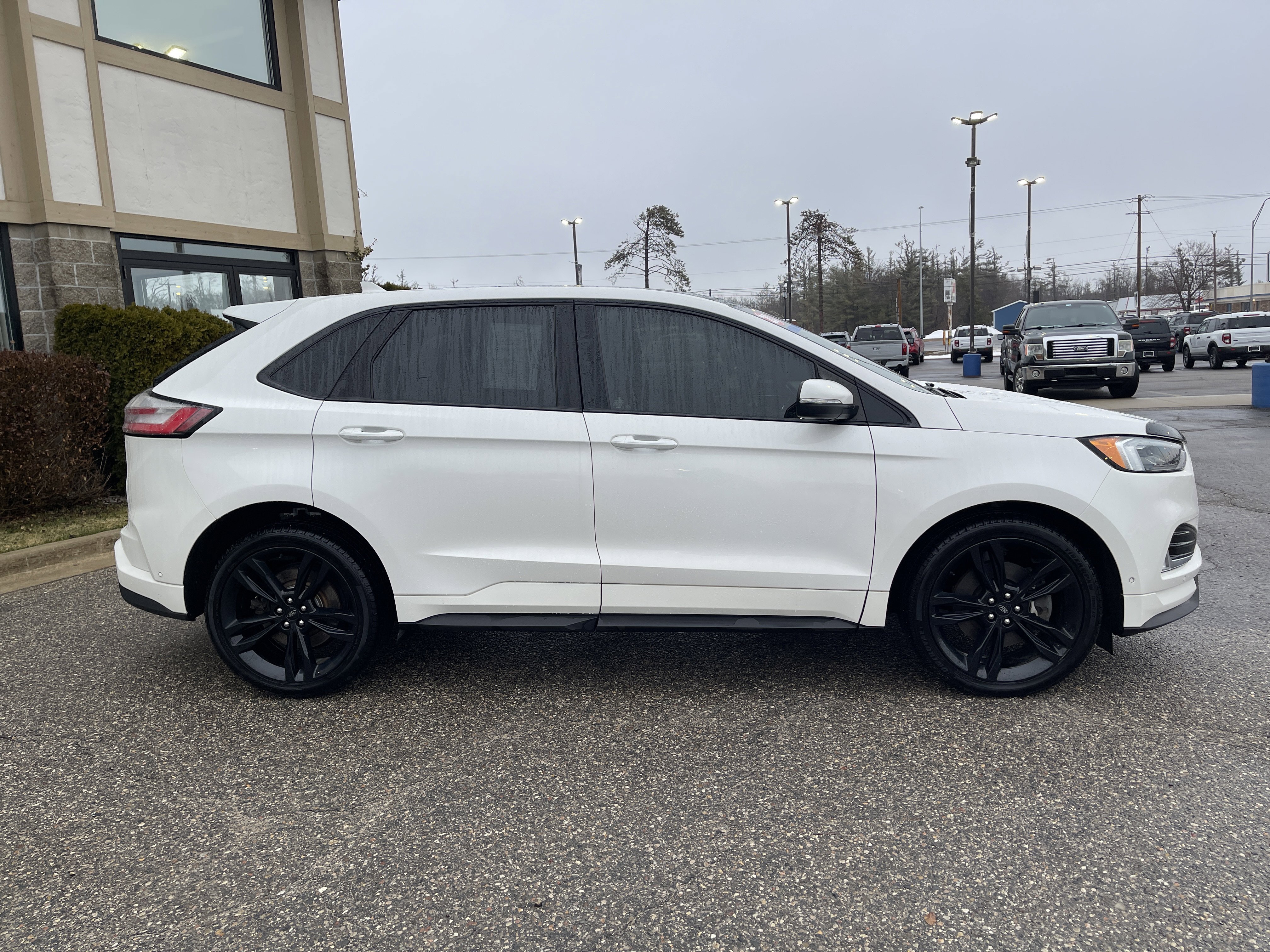 Used 2020 Ford Edge ST w/ Equipment Group 401A image 2