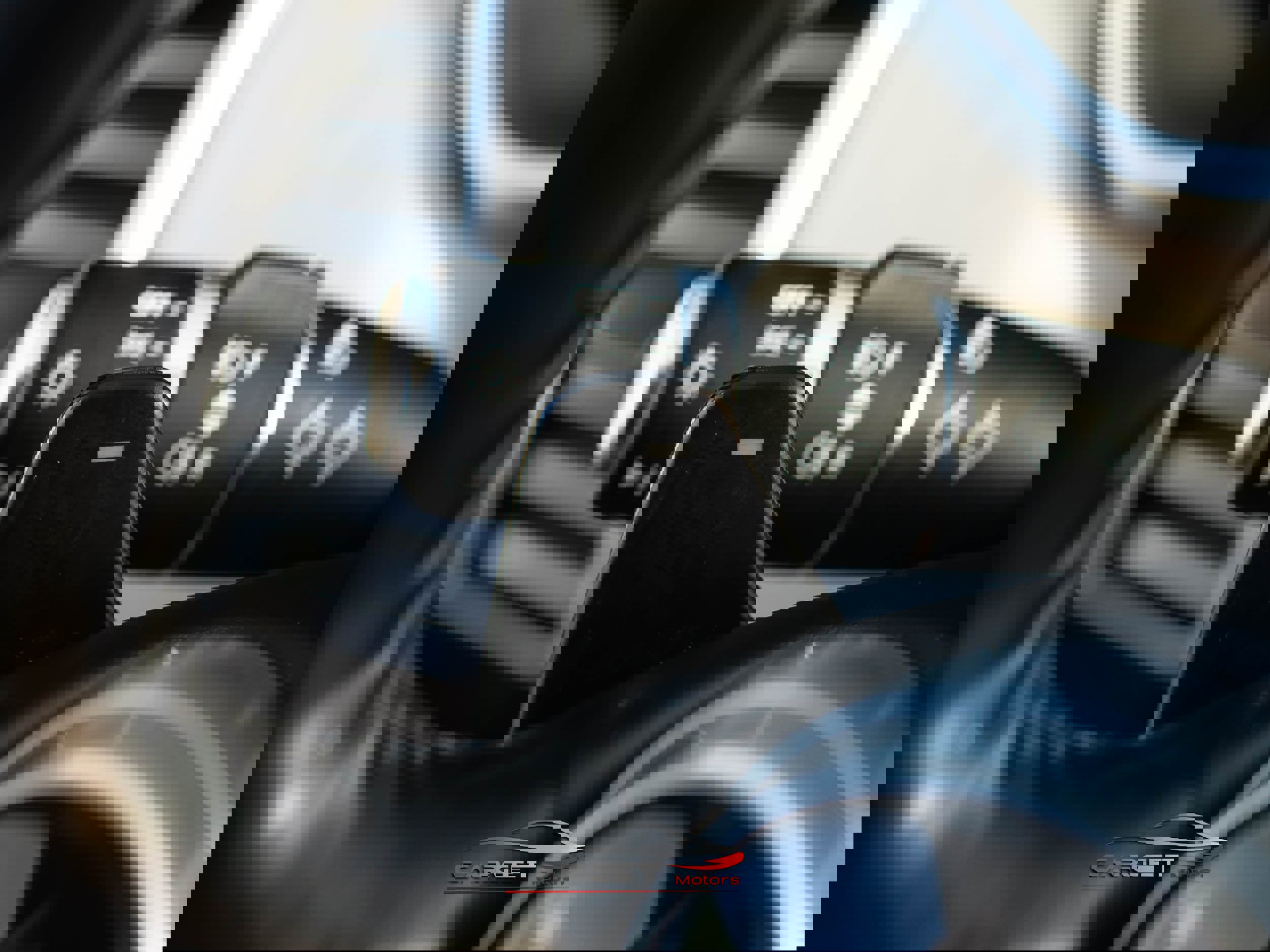 Used 2020 Land Rover Range Rover HSE image 28