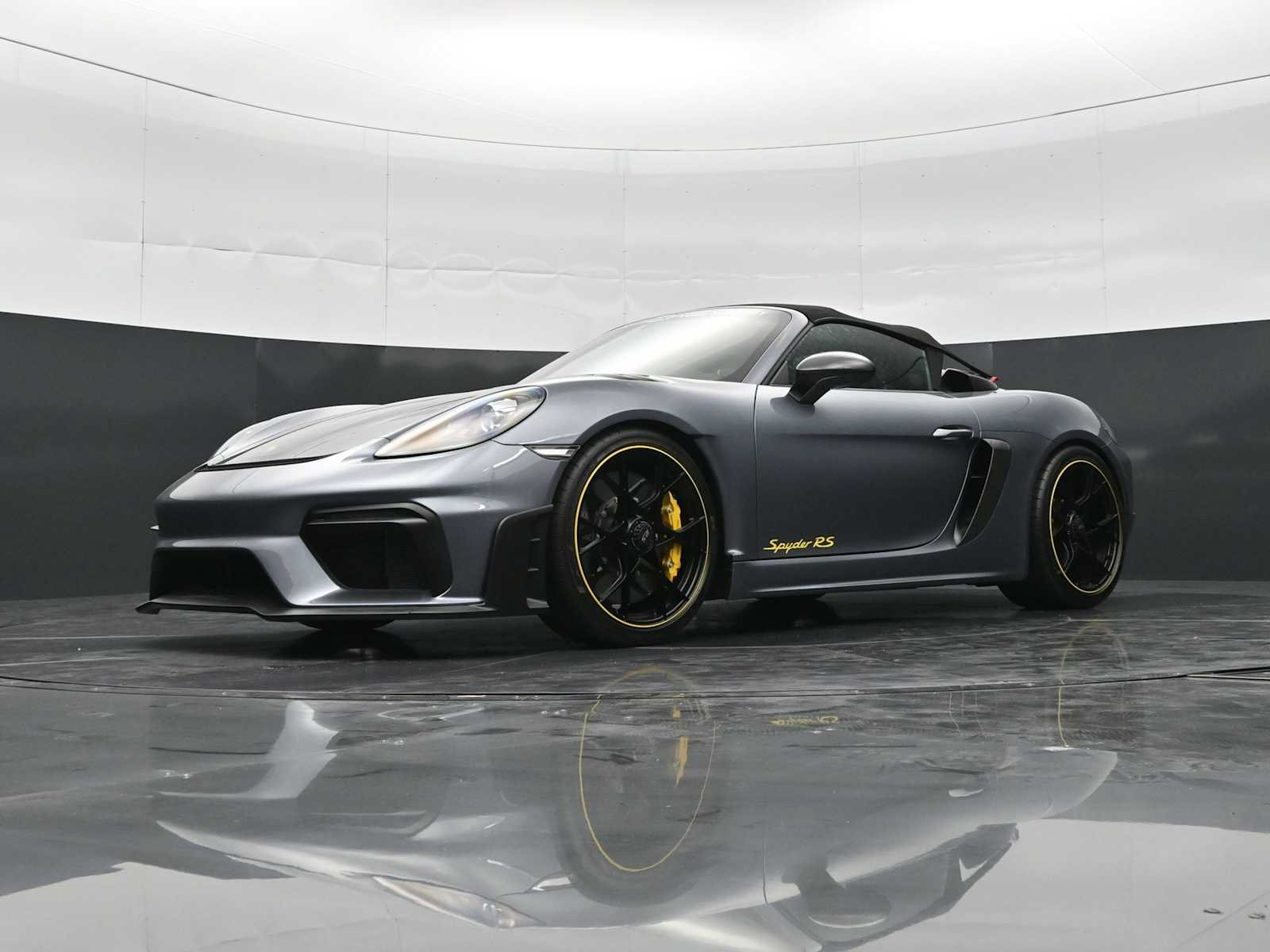 Certified 2025 Porsche 718 Boxster Spyder RS RWD image 36