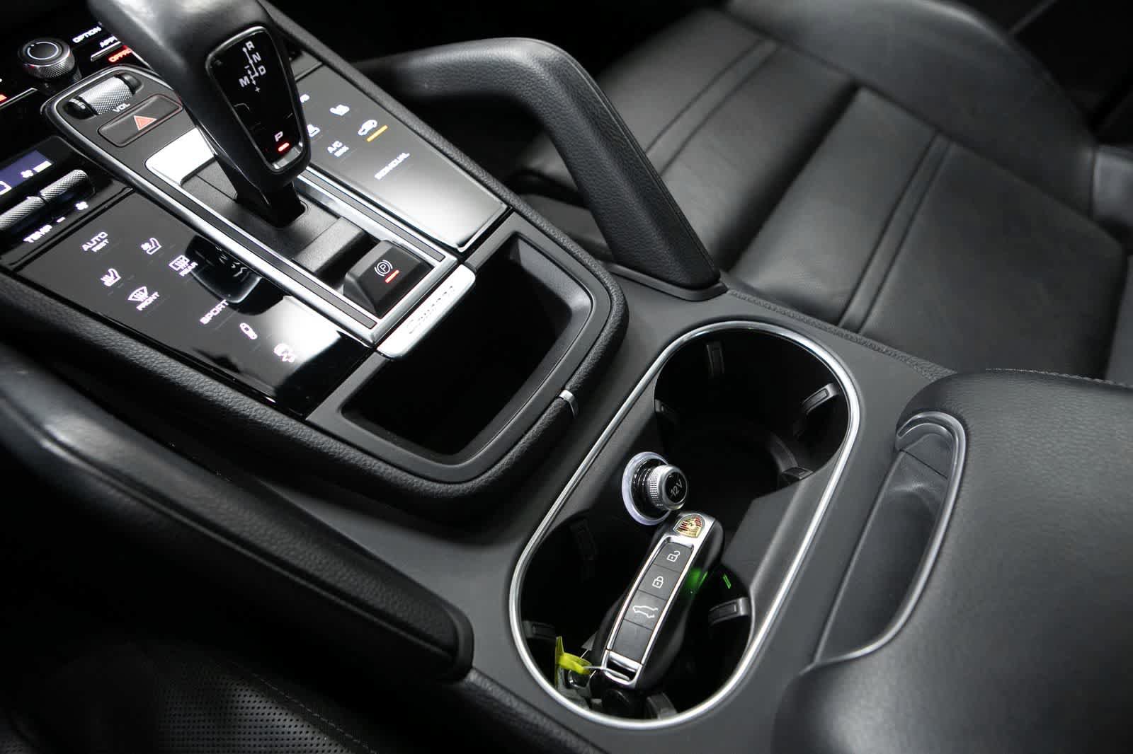 Certified 2023 Porsche Cayenne S Platinum image 30