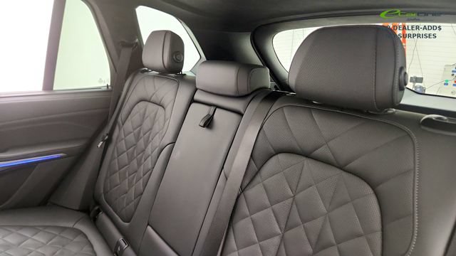 Used 2026 BMW X5 M60i AWD/4WD image 44