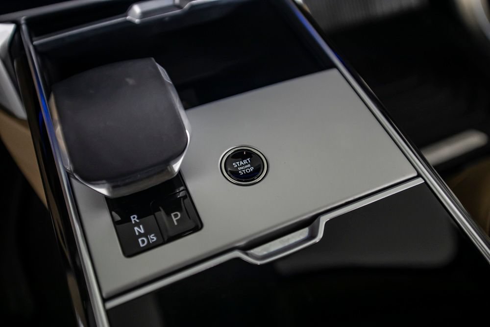 Used 2025 Land Rover Range Rover SE AWD/4WD image 31