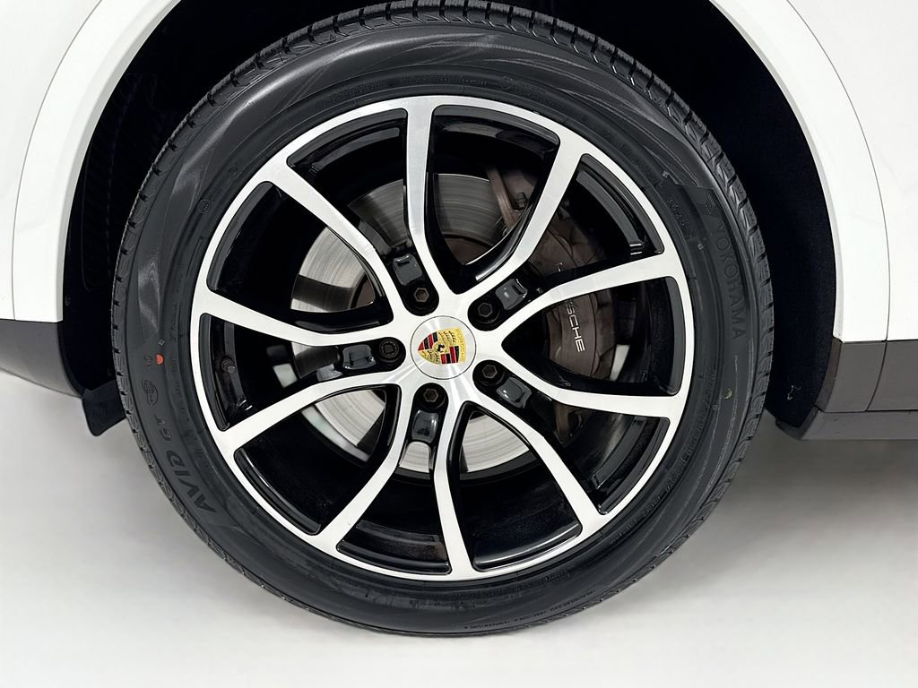 Certified 2023 Porsche Cayenne Platinum Edition AWD/4WD image 36