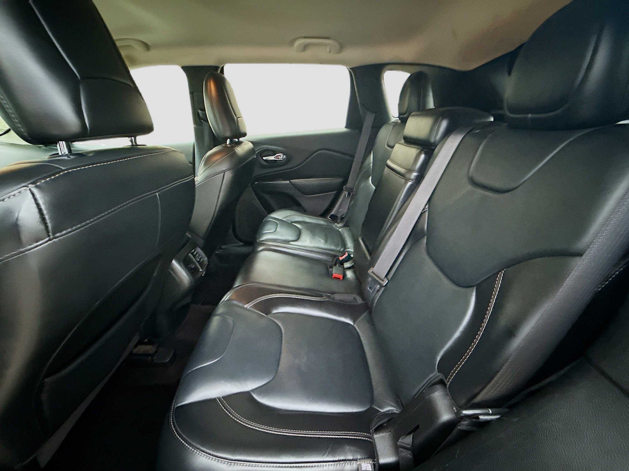 Used 2016 Jeep Cherokee Limited image 21