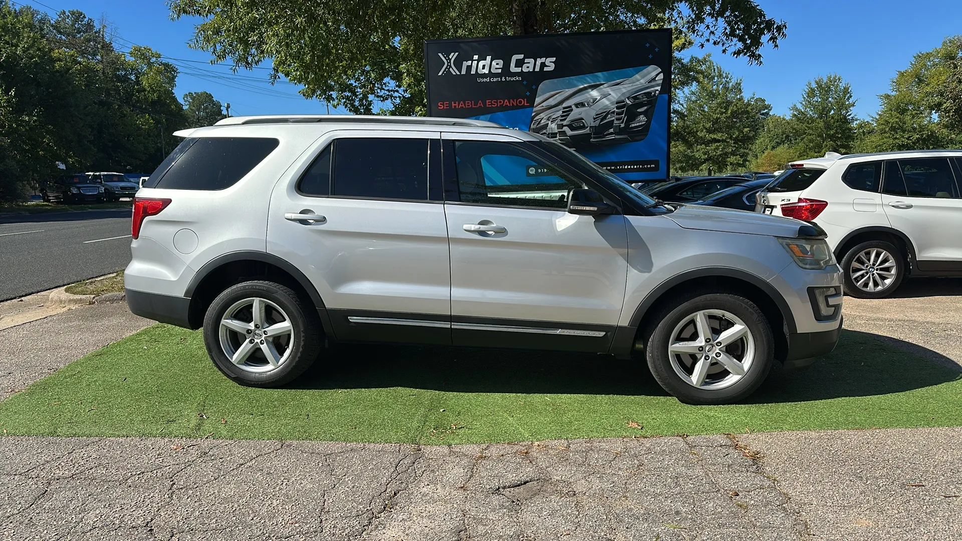 Used 2016 Ford Explorer XLT AWD/4WD image 4