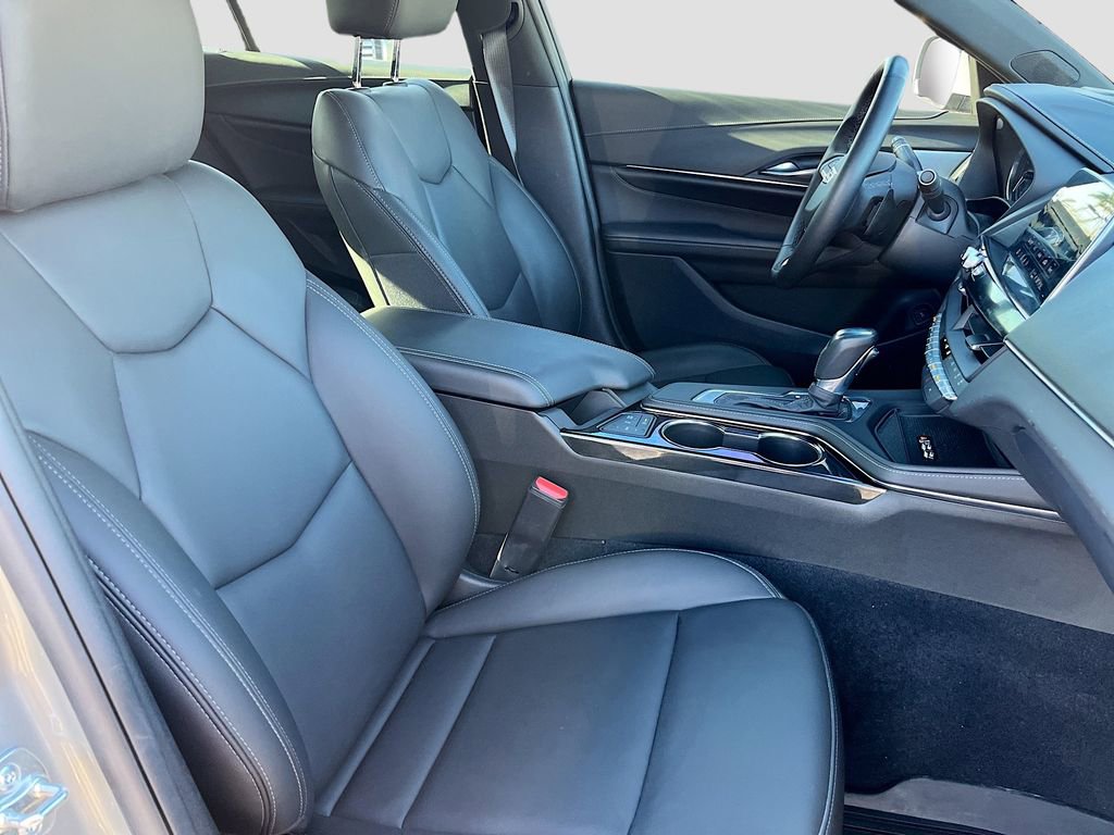 Used 2025 Cadillac CT4 Luxury image 29