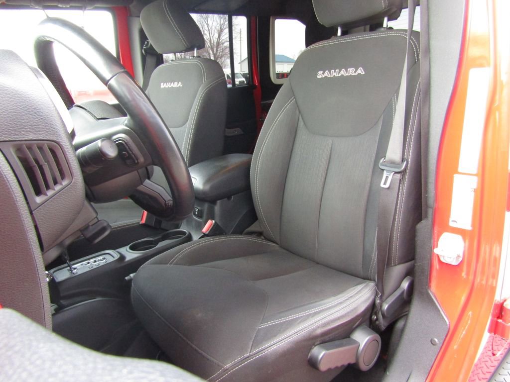 Used 2018 Jeep Wrangler Unlimited Sahara image 14