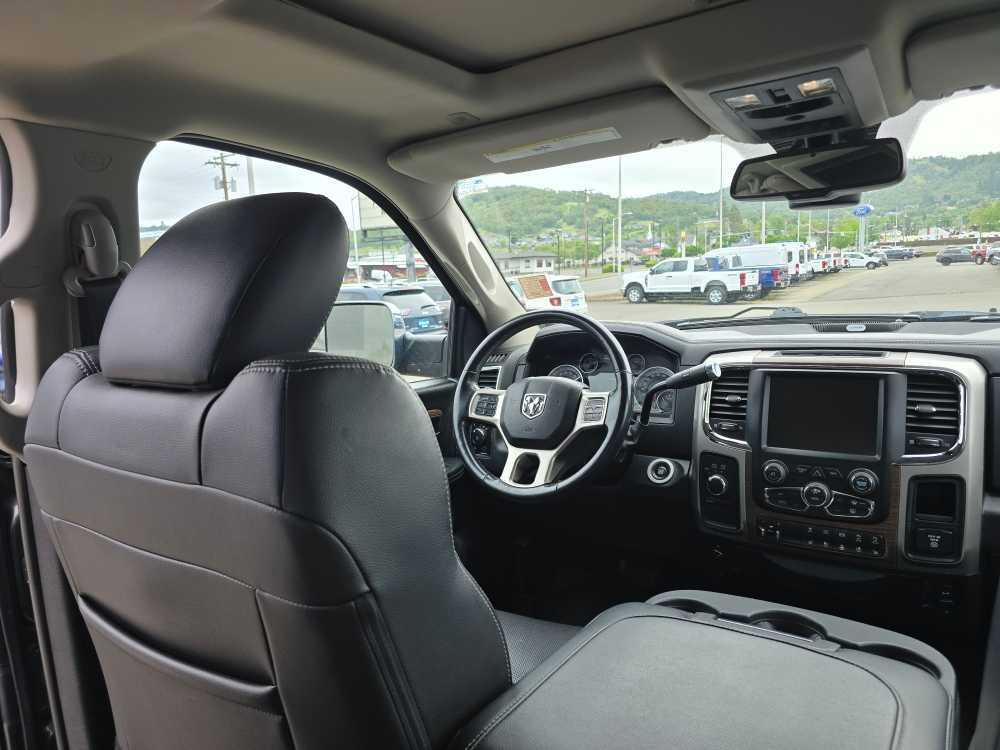 Used 2017 RAM 3500 Laramie w/ Convenience Group AWD/4WD image 11