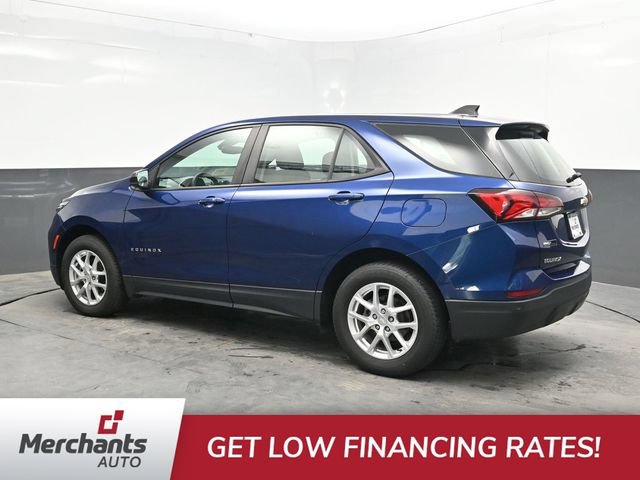 Used 2022 Chevrolet Equinox LS AWD/4WD image 3