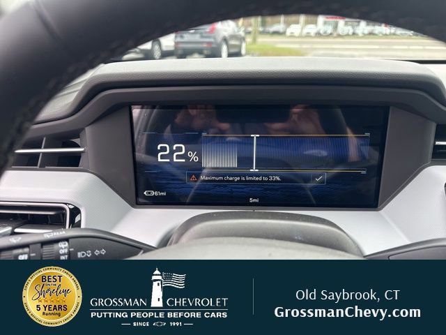 Used 2027 Chevrolet Bolt LT w/ Comfort Package FWD image 14