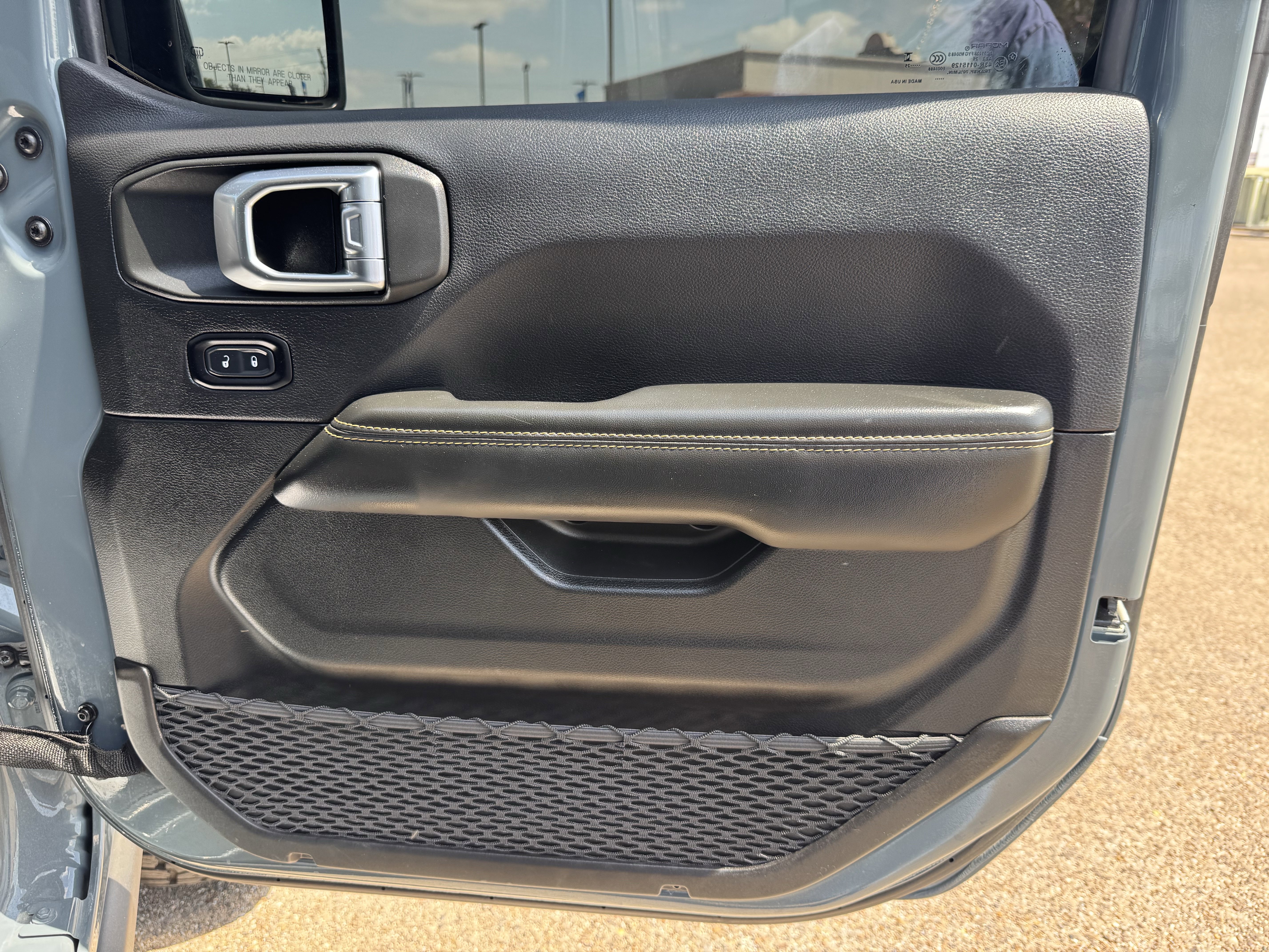 Used 2025 Jeep Gladiator Sport image 32