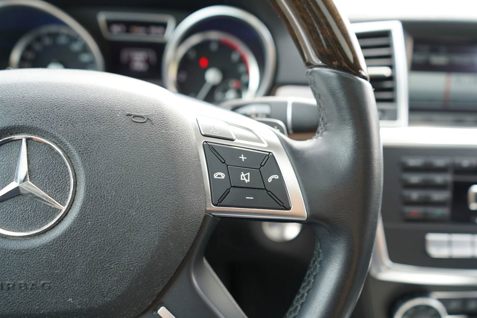 Used 2013 Mercedes-Benz GL 320 BlueTEC 4MATIC image 13