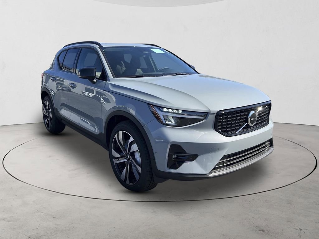 New 2026 Volvo XC40 B5 Plus w/ Climate Package AWD/4WD image 7