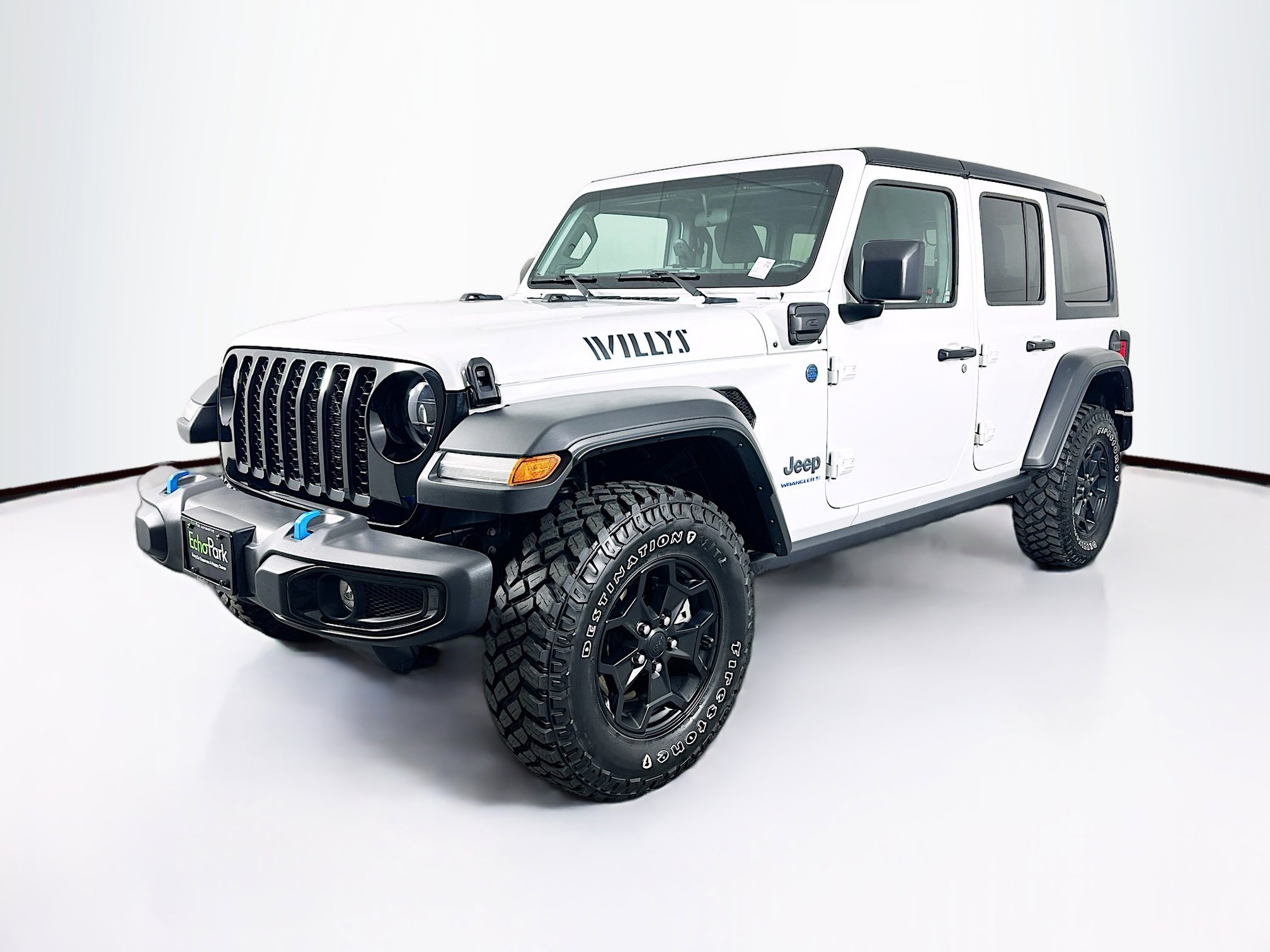 Used 2023 Jeep Wrangler Unlimited w/ Cold Weather Group AWD/4WD image 3