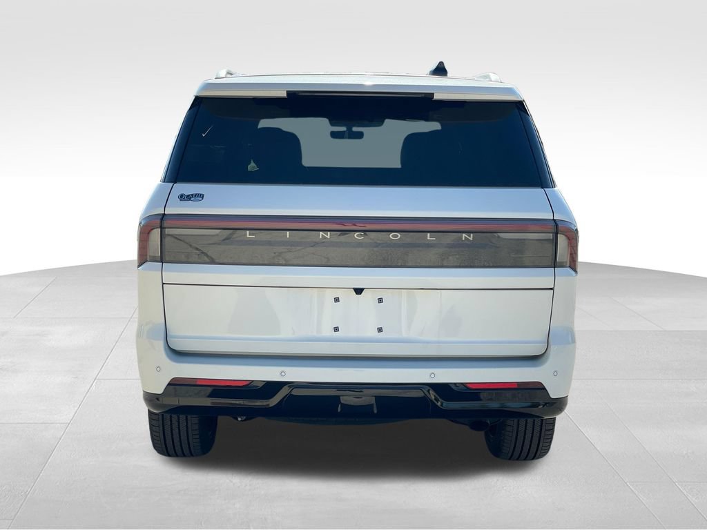 New 2026 Lincoln Navigator Reserve AWD/4WD image 4