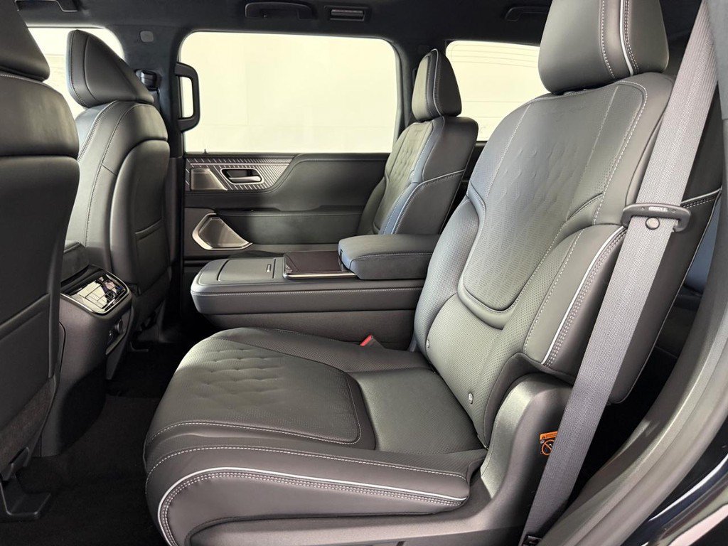 New 2027 INFINITI QX80 Autograph w/ Premium Cargo Package AWD/4WD image 17