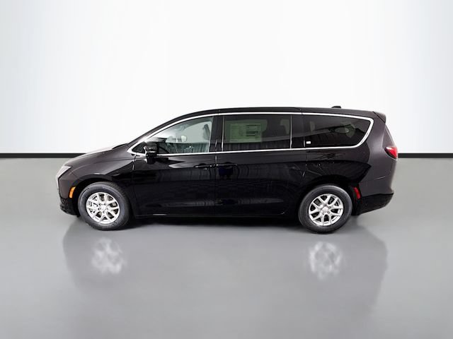 New 2027 Chrysler Pacifica Select FWD image 4