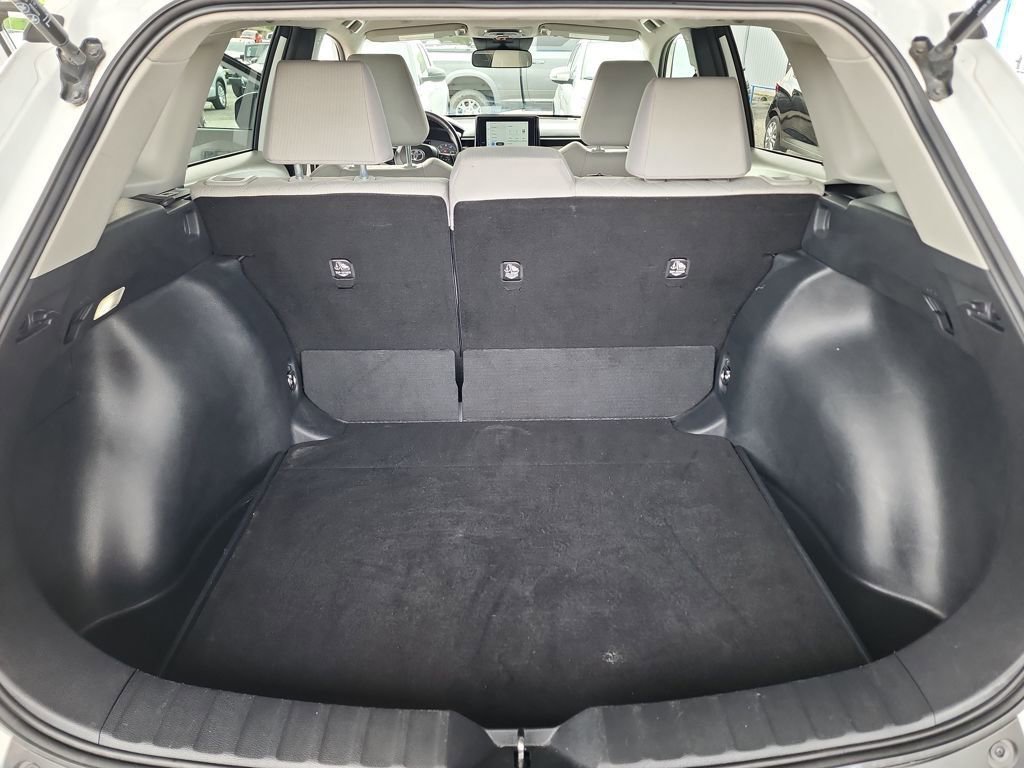Used 2023 Toyota Corolla Cross LE image 39