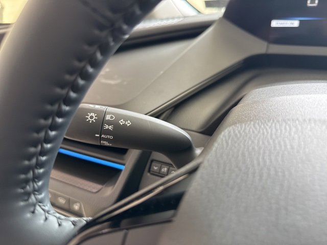 Used 2025 Toyota Prius LE image 33