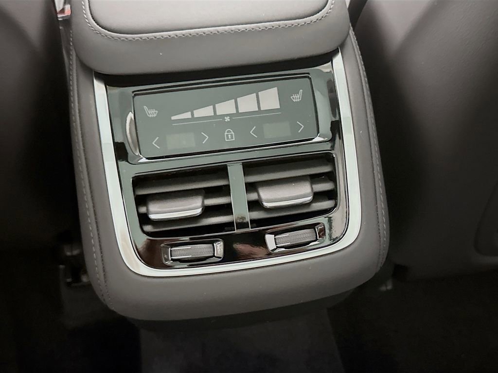 New 2026 Volvo XC90 B5 Plus w/ Protection Package image 25