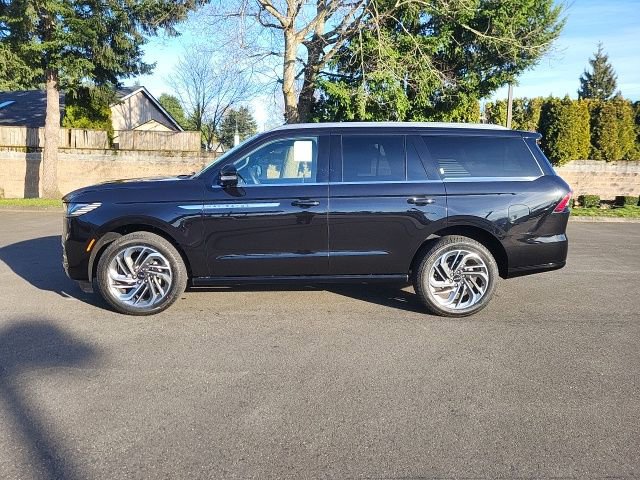 New 2026 Lincoln Navigator Reserve image 2