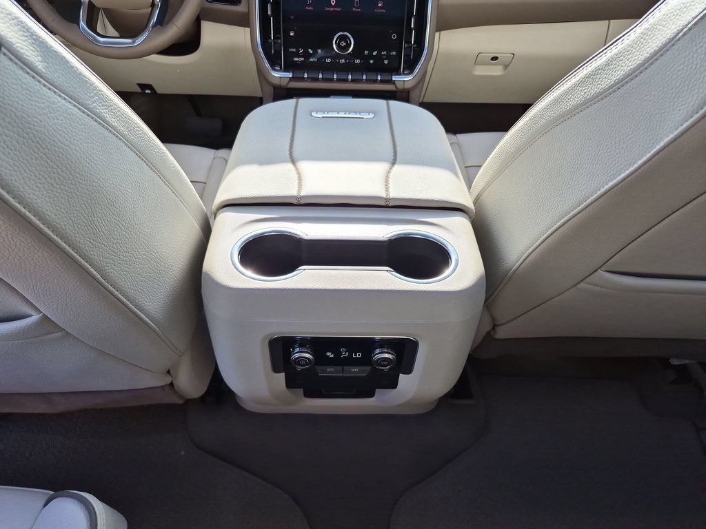 New 2026 GMC Yukon XL Denali w/ Sun & Power Step Package AWD/4WD image 33