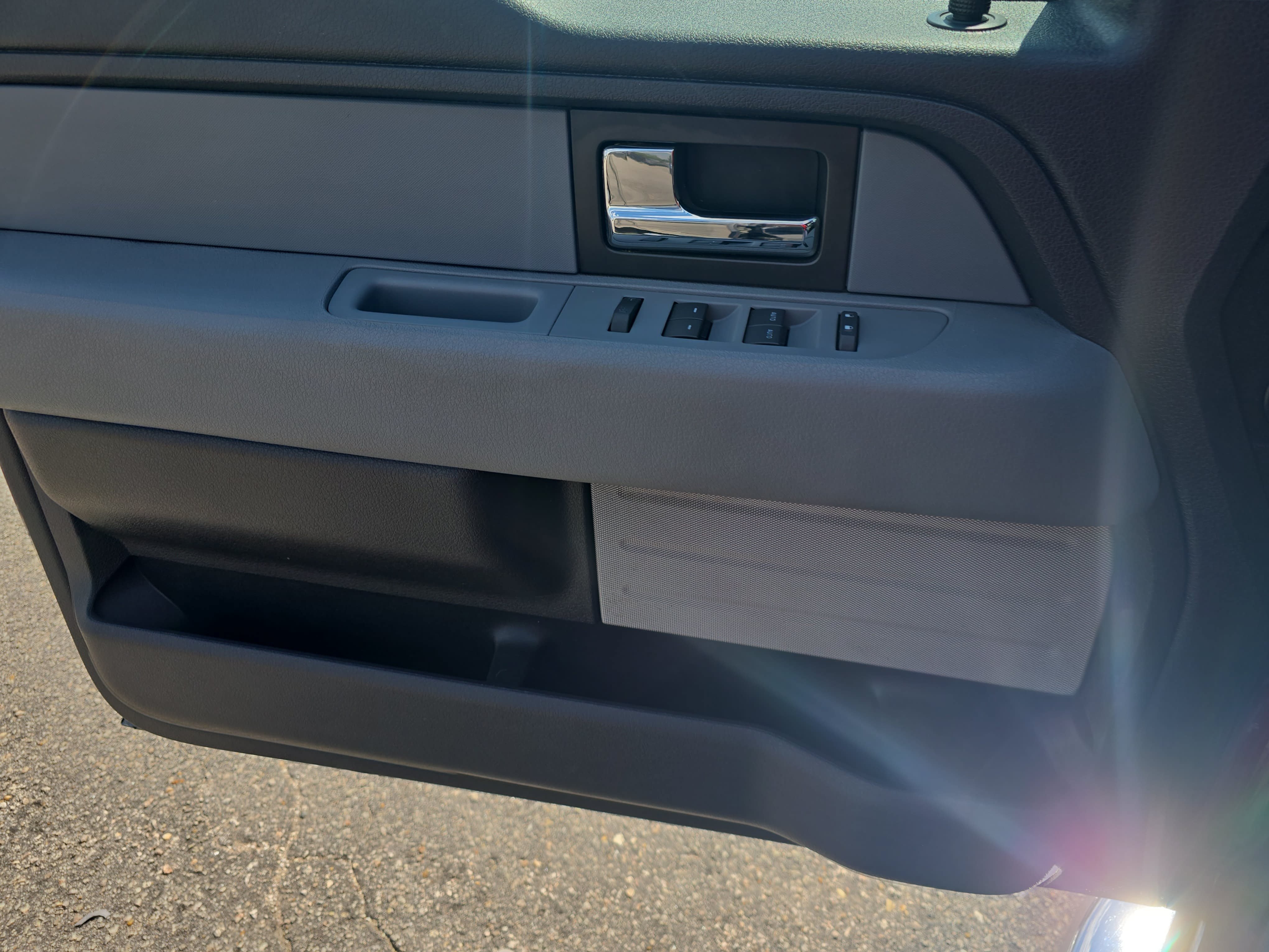 Used 2013 Ford F150 XLT w/ Luxury Equipment Group RWD image 28