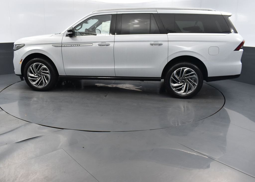 New 2026 Lincoln Navigator L Reserve video 2