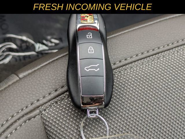Used 2024 Porsche Macan image 23