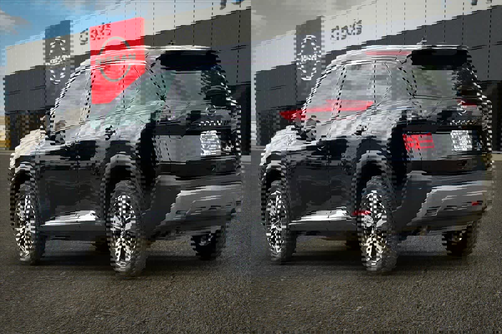 Used 2023 Nissan Rogue SL image 7