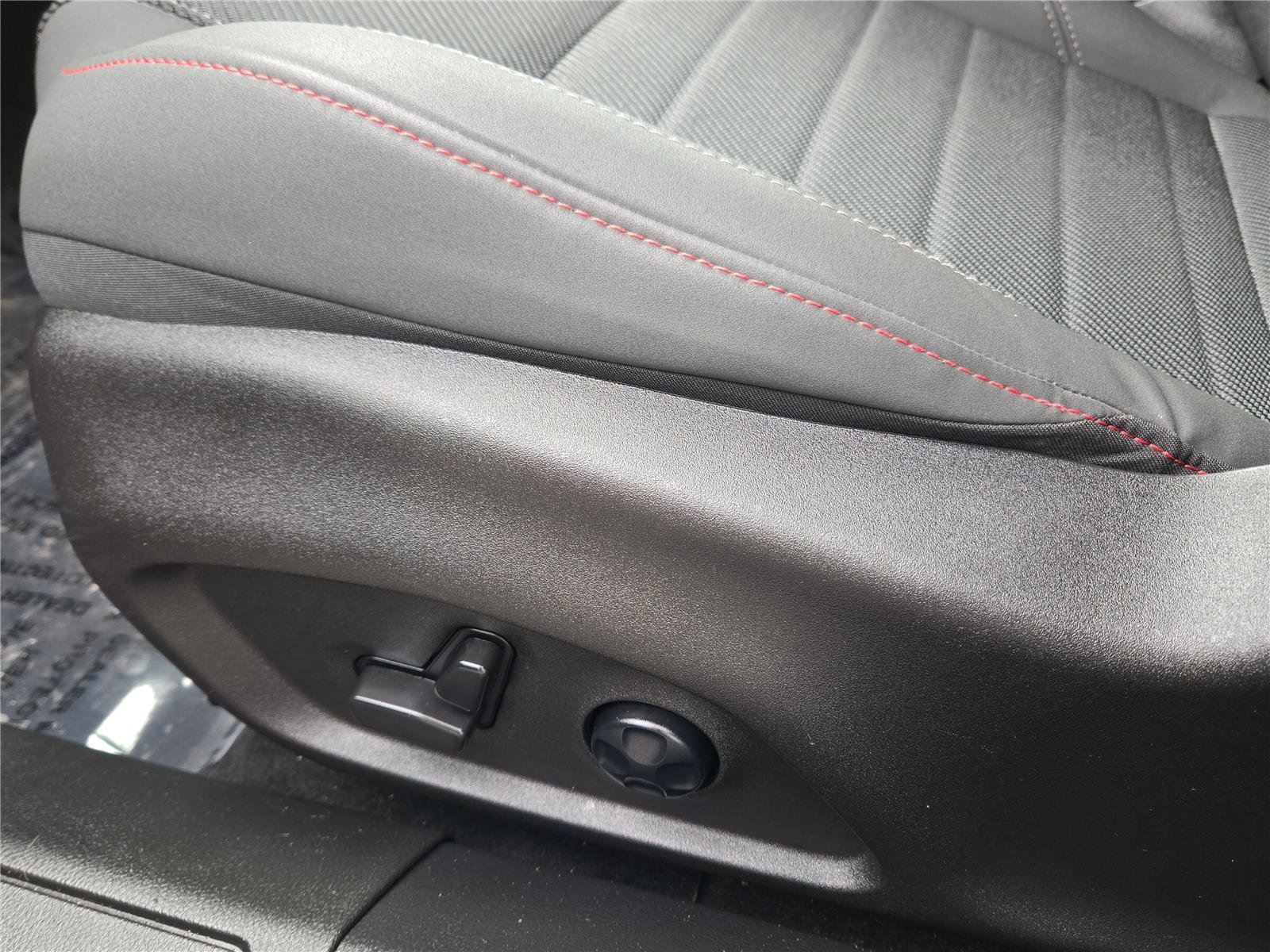 Used 2024 Dodge Hornet R/T w/ R/T Blacktop Package image 16
