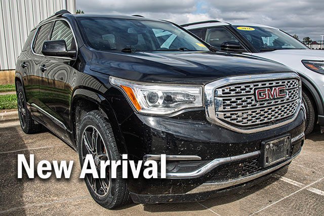 Used 2017 GMC Acadia Denali w/ Technology Package AWD/4WD image 4