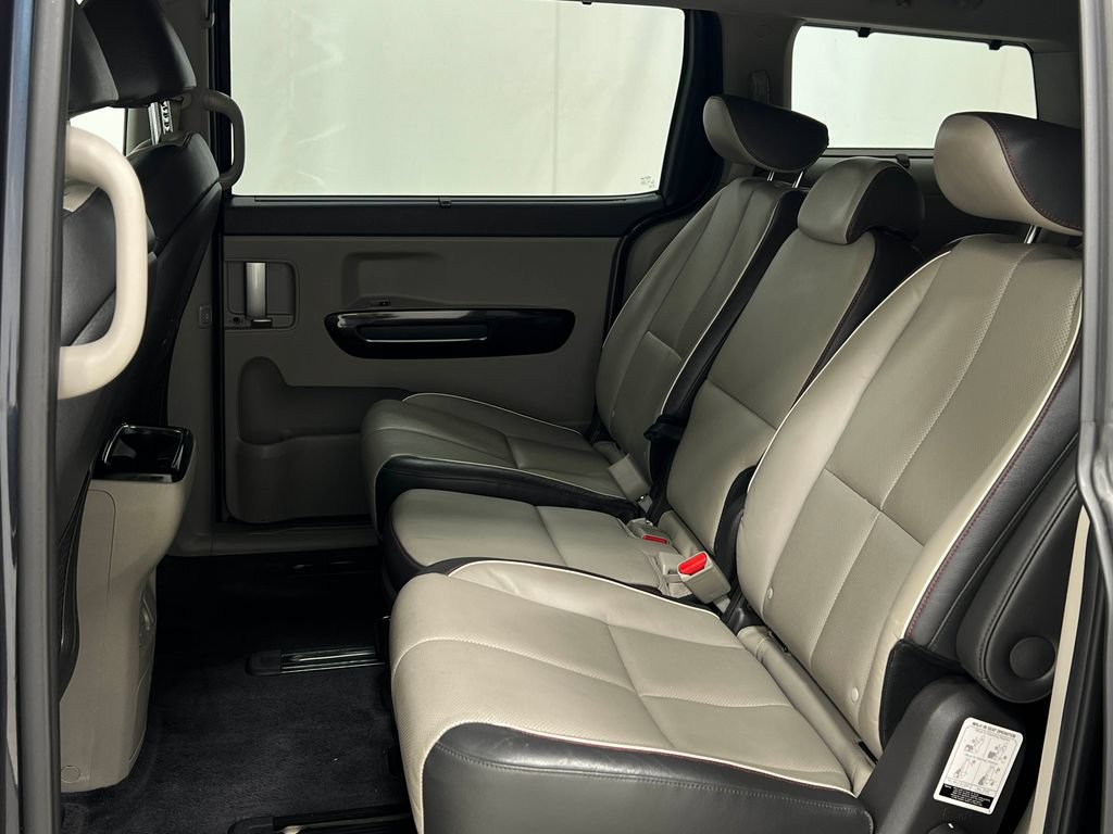 Used 2016 Kia Sedona EX FWD image 30