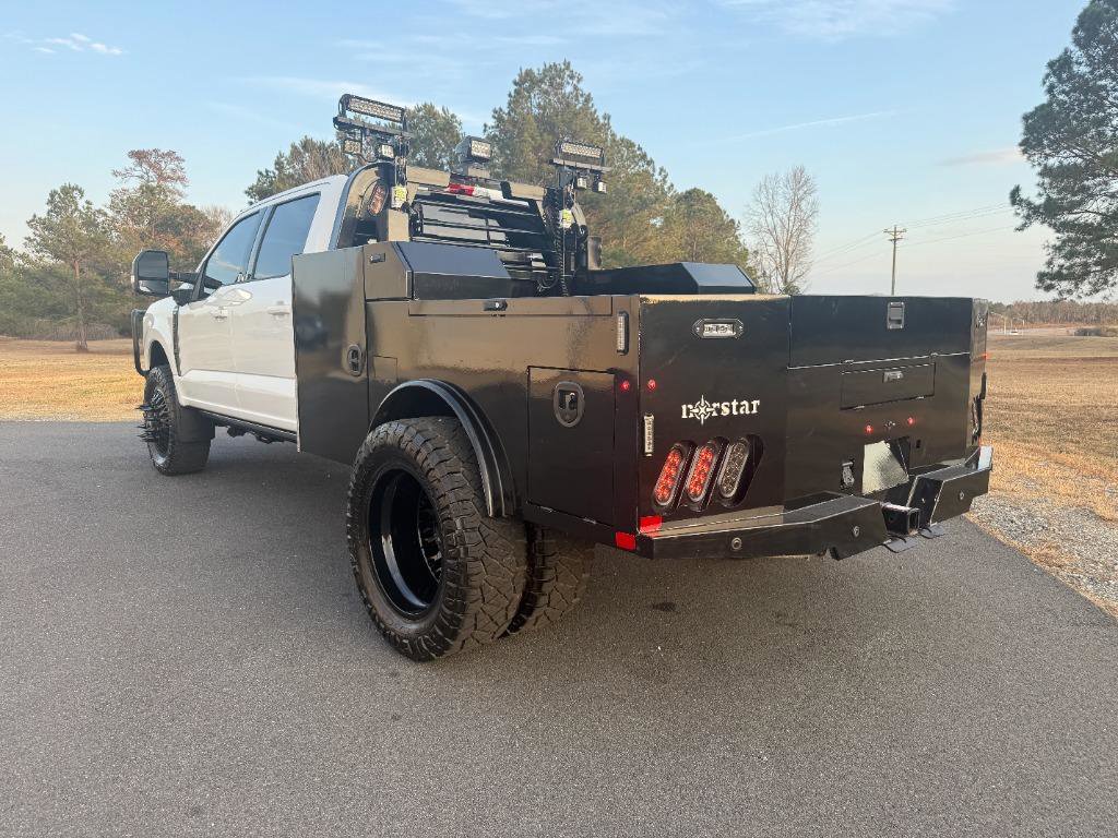 Used 2025 Ford F350 Platinum w/ FX4 Off-Road Package image 3