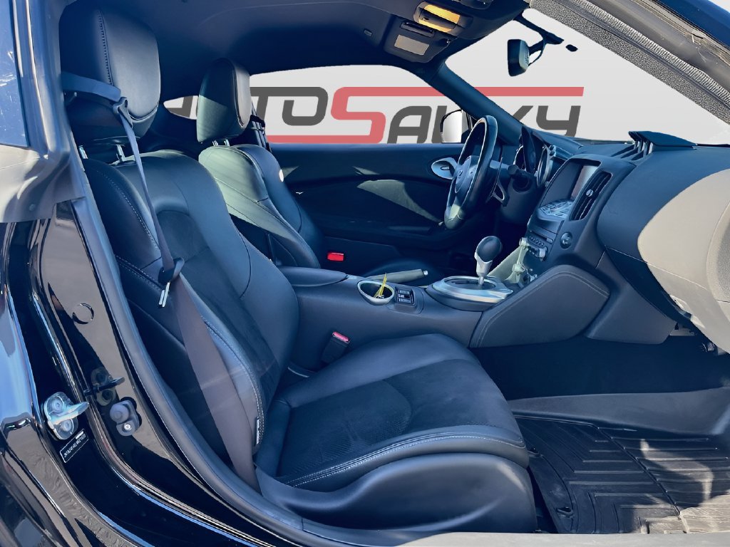 Used 2020 Nissan 370Z Touring Sport RWD image 26