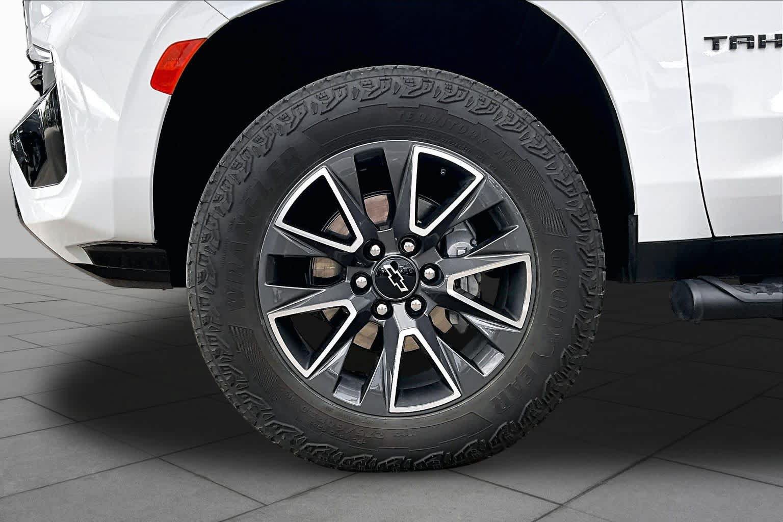 Used 2024 Chevrolet Tahoe Z71 w/ Z71 Off-Road Package AWD/4WD image 11