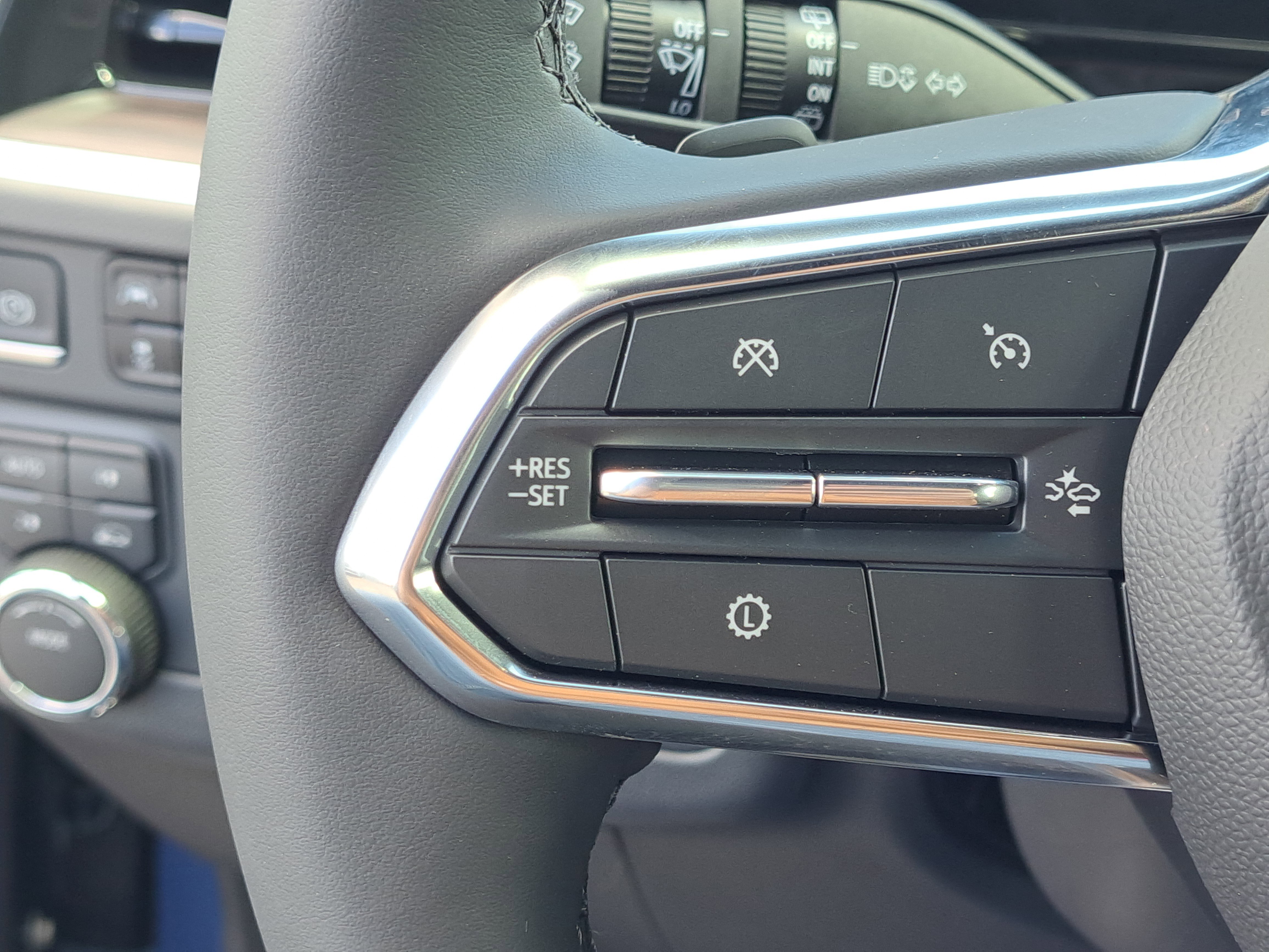 New 2025 Chevrolet Suburban Premier image 10